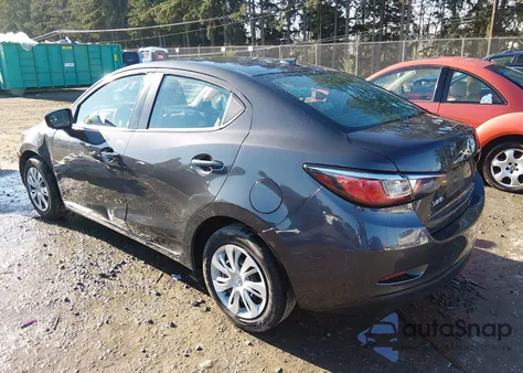 2019 Toyota Yaris L z USA, uszkodzony, nr VIN 3MYDLBYV7KY508237